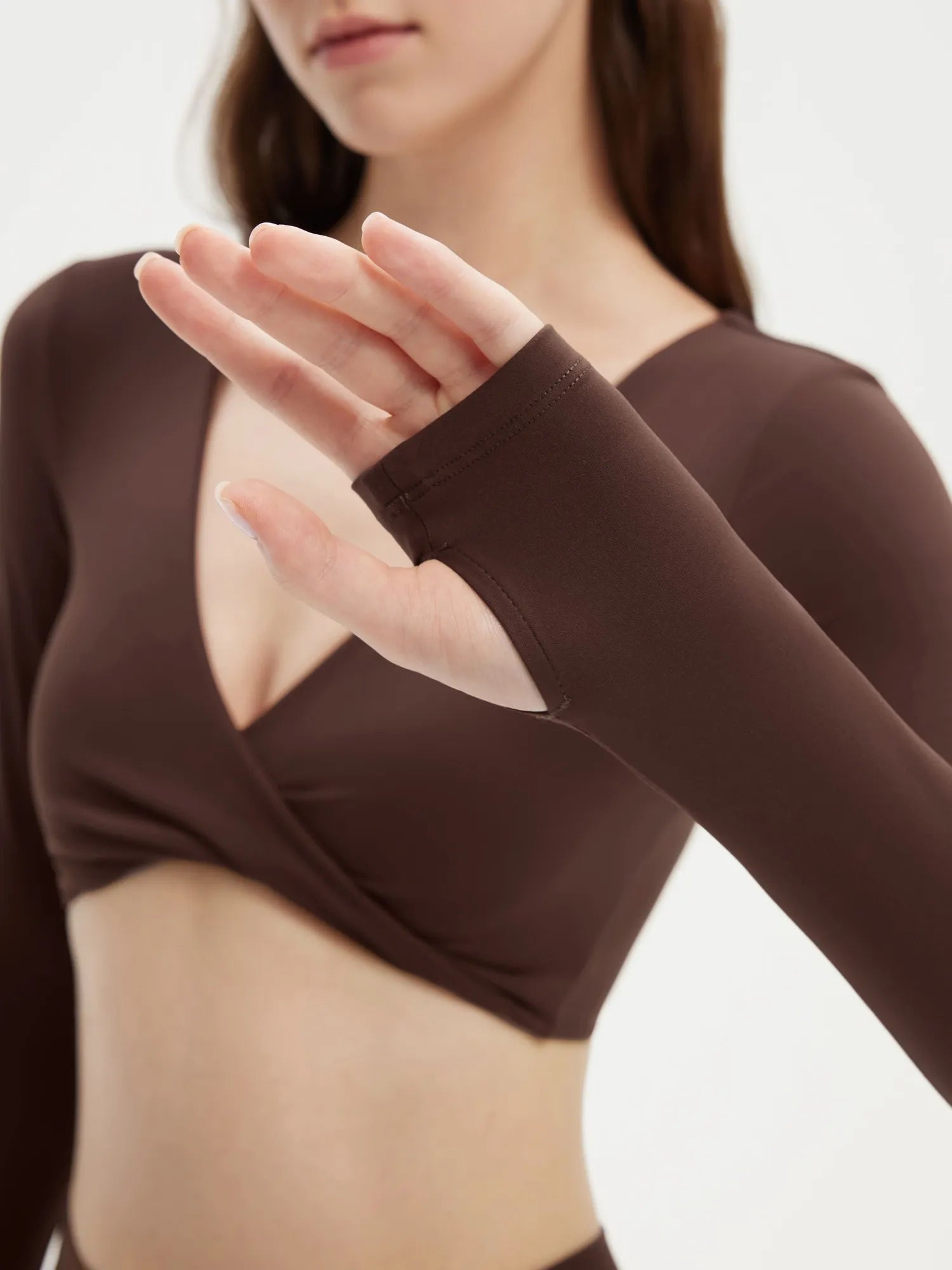 SUUKSESS Women 2 Piece Workout Sets Long Sleeve Twist Deep V Crop Padded Tops Yoga Leggings with Side Pockets-SUUKSESS-SUUKSESS