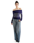 Geripptes, schulterfreies Pullover-Shirt – Langarm