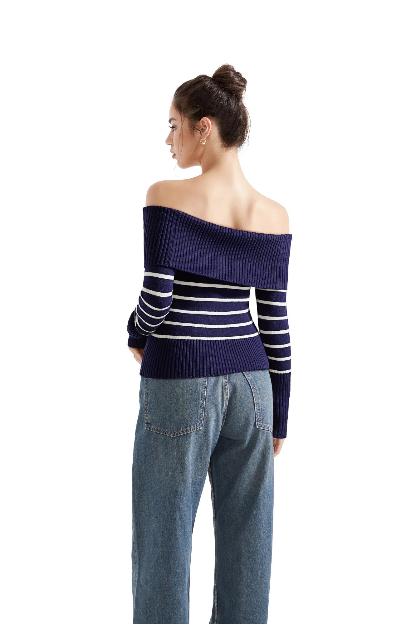Geripptes, schulterfreies Pullover-Shirt – Langarm
